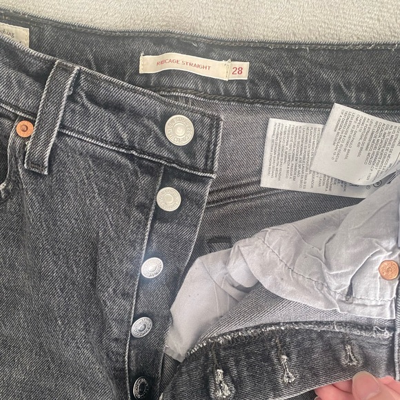 Levi’s Ribcage Jeans - Picture 3 of 4